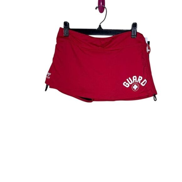 TYR Women's Guard Skort Red Standard Size M Quick-Dry Lifeguard Workwear - Picture 1 of 4